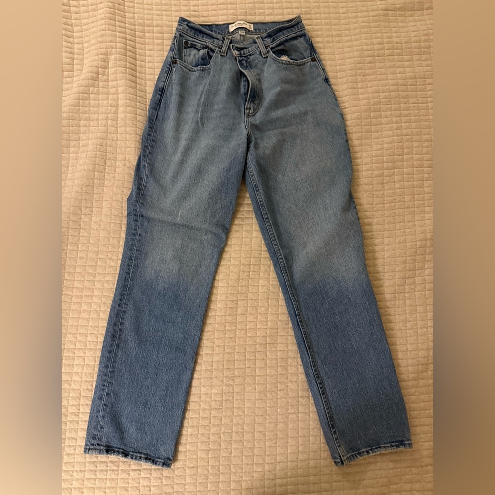 Abercrombie & Fitch 90’s Straight Ultra High Rise Curve Love 4Short Jeans